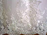 Свадебное шикарное платье, белоснежное очень нежное в сверкающих камнях