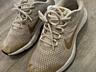 Продам женские кроссовки