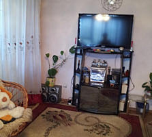 Продам хорошую, 3-комнатную квартиру в центре.