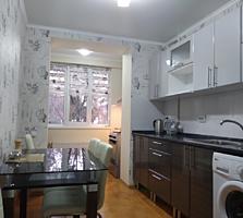 Продаётся двухкомнатная квартира. 4/5. Евроремонт, автономка, мебель.