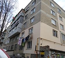 Скулянка, парковая зона, котелец, все удобства, балкон застеклен!