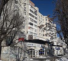 Штефан чел Маре, 3-комн., 3/9 этаж, середина, автономка!