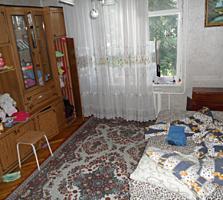 Apartament cu 2 camere, 53 m2, de mijloc, casa din cotileț, reparație