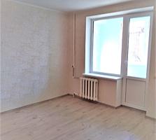 1-комнатная чешка с 2 лоджиями, Московский пр. этаж 4/5, свежий ремонт