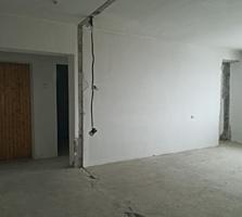 Продам 3-комн 8/16 белый вариант 29800 евро! 29 800 €