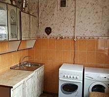 Vând apartament cu o cameră în satul Cocieri.