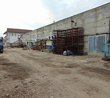 Vindem depozit, 1136 m/2 pe teren de 45 ari, or. Codru, str. Soarelui.