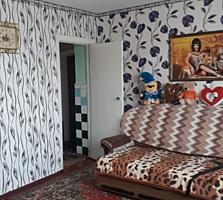 Двухкомнатная квартира с большой лоджией и гаражом. Хышчешты. Срочно!