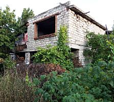 Участок с домом, готовность 60%, в центре Дурлешт