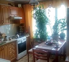 Двухкомнатная, Гвардейская, с мебелью, хорошая планировка.