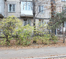 Vindem! Apartament cu 3 odăi, 55 m2, la etajul 1 din 5, lângă PanCom
