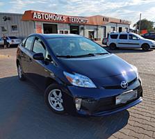 Toyota Prius 2013г. Гибрид