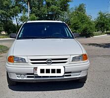 Продам Opel Astra F, 1994 года, цвет белый в хорошем состоянии