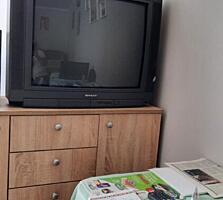 Японский Фирменный телевизор Шарп 71 см. работает отлично есть пульт