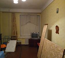 Продам 1/2 часть в 2-комн. квартире. Сертификат. Центр 54 м. кв.