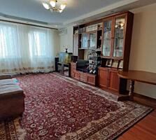 Продам 3-х контактную квартиру на Сахарова. Общая площадь – 104 м2 с .