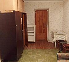 Предлагается к продаже комната в коммуне с общей площадью 16 метров, .