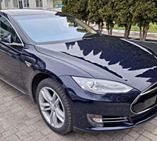 Tesla S 85