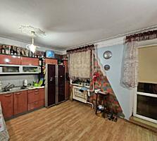 В продаже четырехкомнатная квартира в кирпичном доме. Низкий этаж, не 