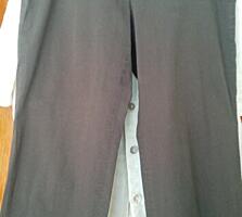 Новые женские брюки -капри немецкий Коттон 38р-р, цвет хаки.