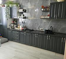 Продам квартиру в 2 этажа, в Центре, 4 комнаты,