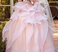 Продам КРАСИВЕЙШЕЕ ПЛАТЬЕ.