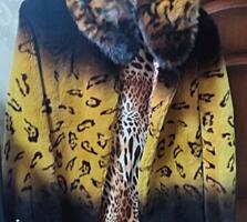 Продам шубу, бобрик стриженый, капюшон из норки бу