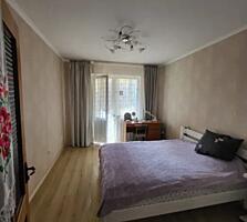 **33661.** Просторная трёхкомнатная квартира с ...