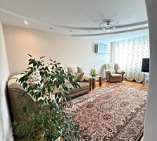 Vand apartament cu 4 camere