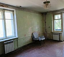 Продам полуторку 2/4 под ремонт в центре Днестровска, р-н Автостанции