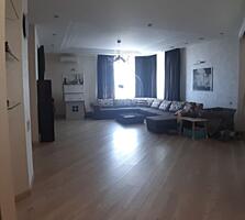 Просторная видовая 3-х к квартира в кирпичном доме КАРКАШАДЗЕ