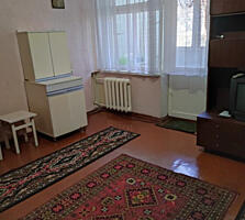 Продаётся большая комната в общежитии с балконом, 4/5, район Западный