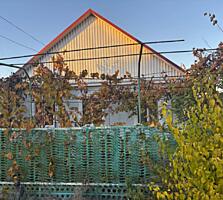 Продам жилой дом со всеми удобствами и мебелью. Заходи и живи.