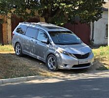 Toyota Sienna 2015 год