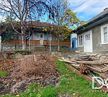 Casă spre demolare și teren de 12,53 ari, Costești.