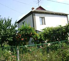 Продается двухэтажный дом.