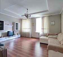 Продаётся 3-комнатная &quot;Сталинка&quot; с ремонтом и мебелью! Центр Бендер.