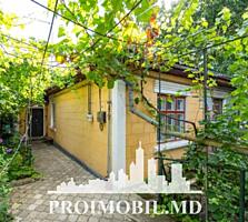 Vă propunem spre vânzare jumătate de casă cu 4 camere, sect. ...