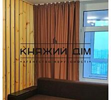 Продаж 1 кімнатна квартира в Дарницькому районі, вул Драгоманова 10. .