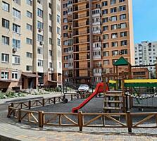 Продам 3-х комнатную квартиру в ЖК "Новый квартал". Кирпичны