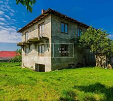 Spre vânzare casă amplasată în sat. Peresecina. Locuința este ...