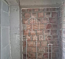 Apartament în variantă albă, perfect pentru al repara și amenaja ...