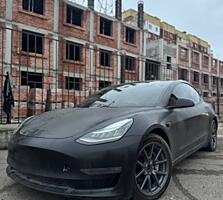 TESLA MODEL 3 PERFOMANCE