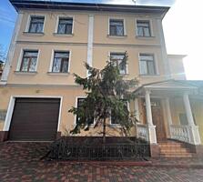 Дом-квартира с гаражом в Центре!