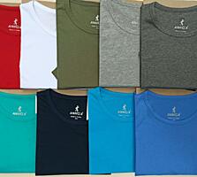 Tricou simplu de dimensiuni mari pentru bărbați.