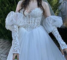 Продается пышное и элегантное свадебное платье