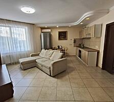 В продаже светлая и уютная двухкомнатная квартира. При входе нас ...