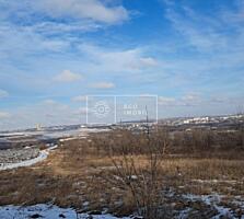 Teren, la moment agricol, dar ușor de schimbat destinația ca urmare ..