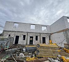 Продаются современные двухуровневые таунхаусы в закрытом комплексе — .