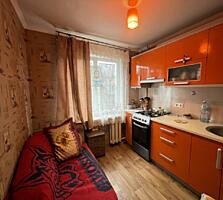 Продам 1 комнатную квартиру рядом с Адмиральским проспектом. Квартира 